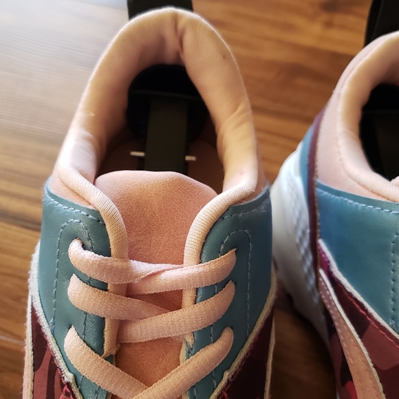 Jessica Carlyle Sawyer Platform Sneakers - Picture 4 of 13